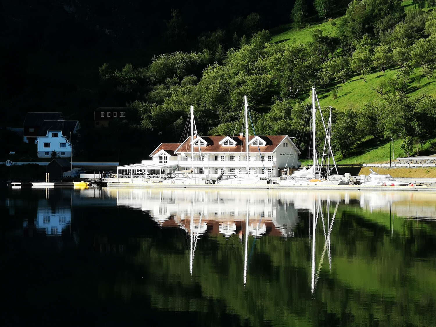 https://fjordresortadmin.heisenbug.dev/wp-content/uploads/2023/12/flam-marina-fra-sjoen-2018-2.jpg
