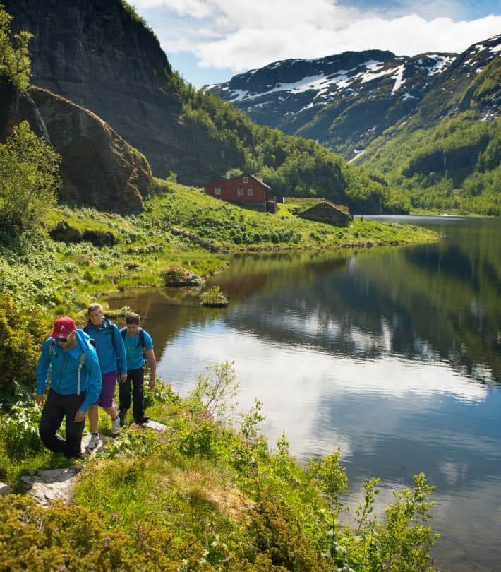 https://fjordresortadmin.heisenbug.dev/wp-content/uploads/2024/05/Aurlandsdalen_FL_16x9_03.jpg